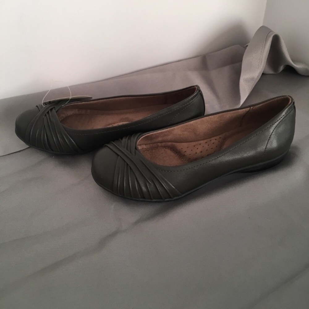 Natural Soul Comfort Dark Gary Flats. NIB - Picture 3 of 5